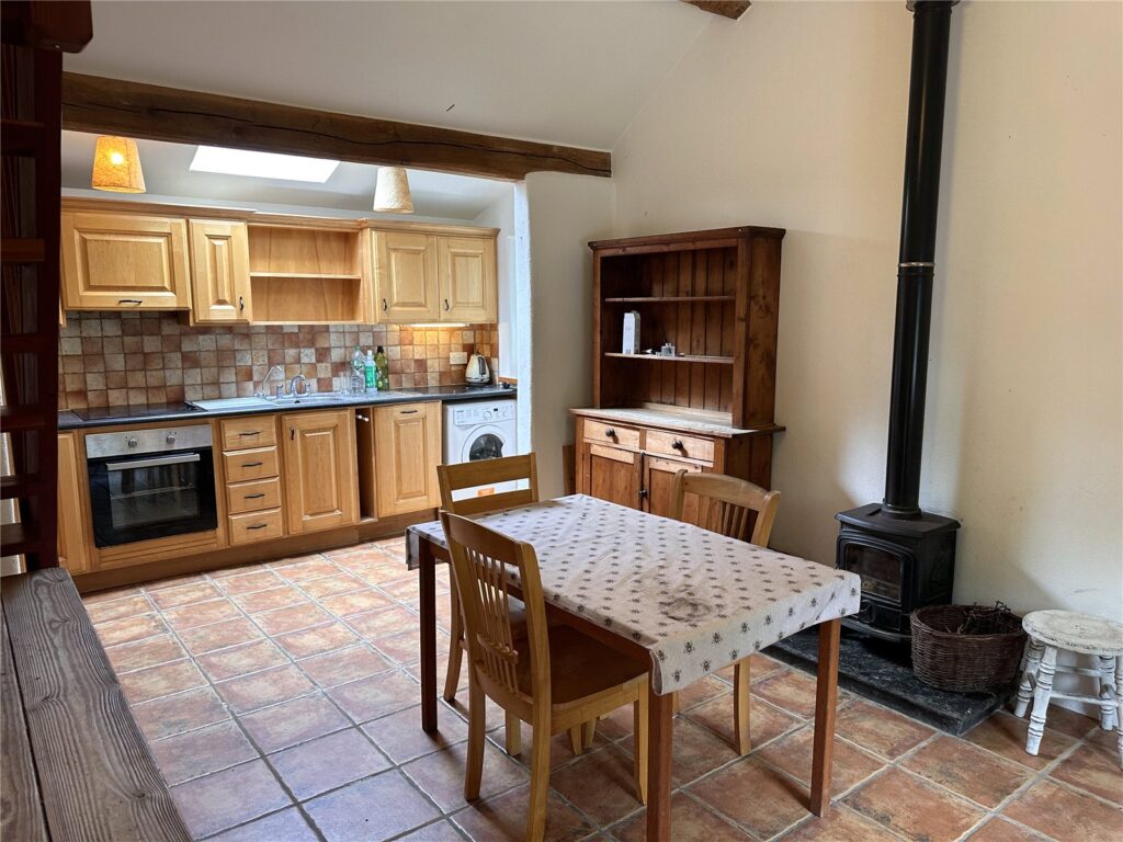 Cottage Kit Dining